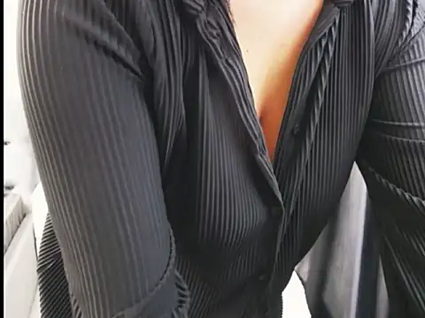 Snapshot of Casiana_ chatting on November 2025 10:10:02 PM Casiana online show from November 2025 10:10:02 PM