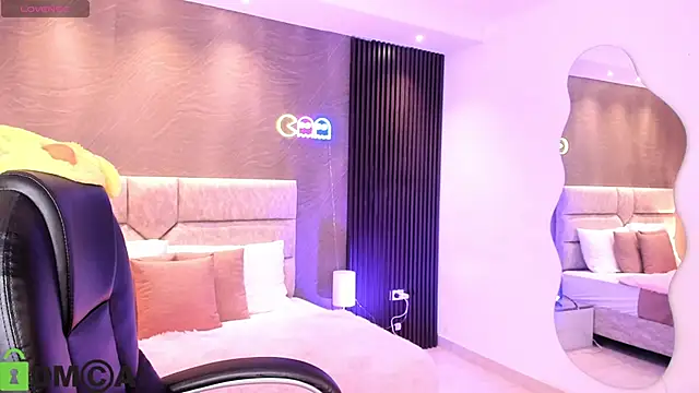 Snapshot of Arinextdoor chatting on October 2025 11:04:02 PM Arinextdoor online show from October 2025 11:04:02 PM