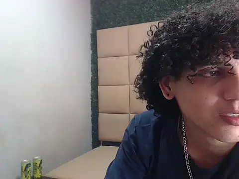 Xfire boy69 online show from October 2025 03:41:01 PM