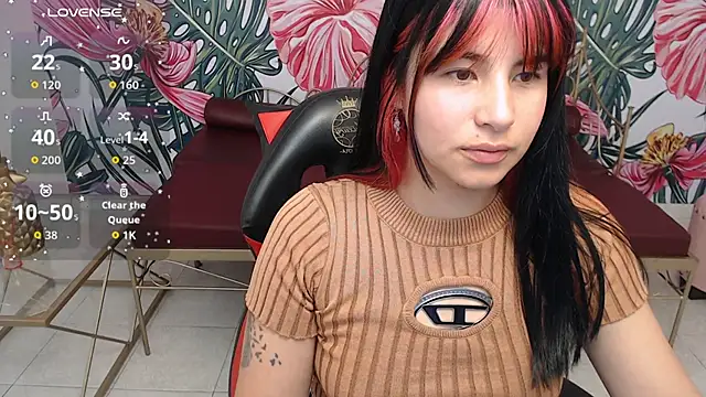 Snapshot of Nina_harper_ chatting on October 2025 08:15:01 PM Nina harper online show from October 2025 08:15:01 PM