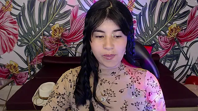 Snapshot of Nina_harper_ chatting on November 2025 07:57:02 PM Nina harper online show from November 2025 07:57:02 PM