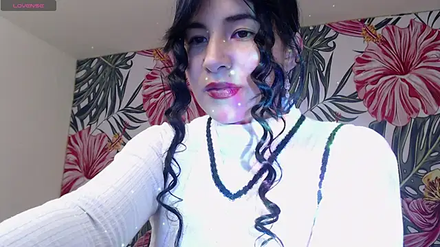 Snapshot of Nina_harper_ chatting on November 2025 08:09:02 PM Nina harper online show from November 2025 08:09:02 PM