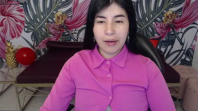 Snapshot of Nina_harper_ chatting on November 2025 08:18:01 PM Nina harper online show from November 2025 08:18:01 PM