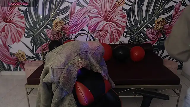 Snapshot of Nina_harper_ chatting on November 2025 08:08:02 PM Nina harper online show from November 2025 08:08:02 PM