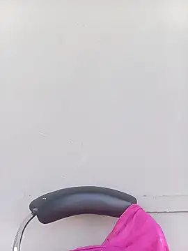 Snapshot of GoldSnowXxX chatting on October 2025 01:07:01 PM GoldSnowXxX online show from October 2025 01:07:01 PM