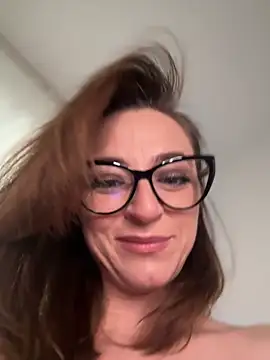 Snapshot of ClaireCrazy chatting on October 2025 06:59:01 AM ClaireCrazy online show from October 2025 06:59:01 AM