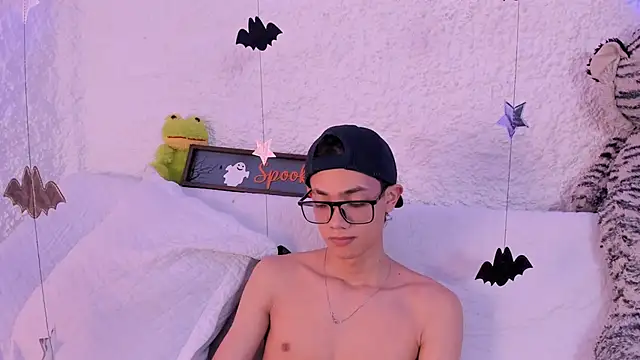 thiago kinghot online show from October 2025 12:26:02 PM