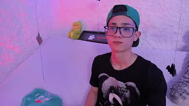 thiago kinghot online show from October 2025 06:56:02 AM