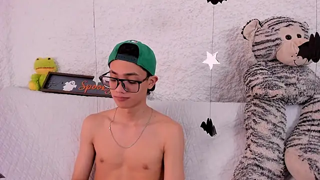 thiago kinghot online show from October 2025 12:50:01 PM