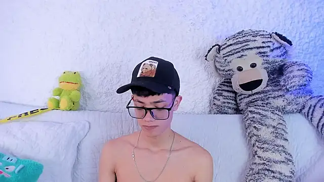 thiago kinghot online show from November 2025 12:38:01 PM