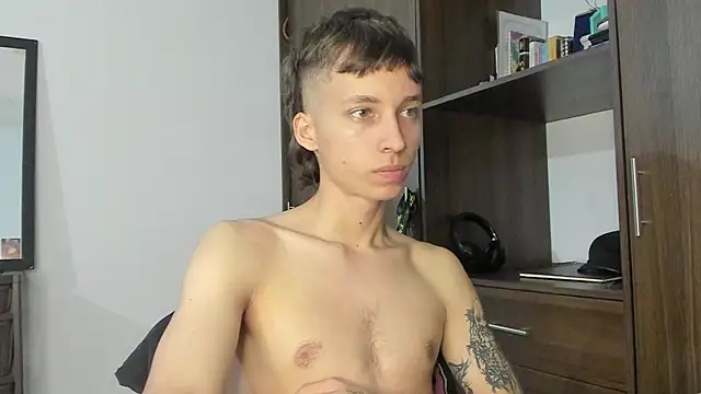 Snapshot of spacehumanz chatting on October 2025 02:25:02 AM spacehumanz online show from October 2025 02:25:02 AM