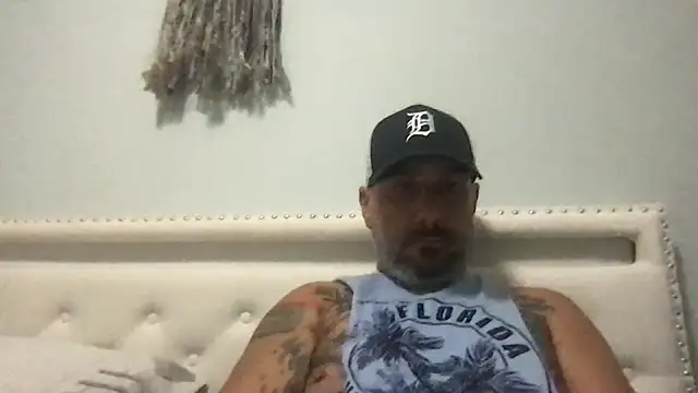 tattedNitalian online show from November 2025 02:58:02 AM