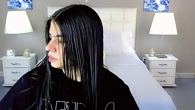 Snapshot of maddissonivanova chatting on September 2025 07:06:02 PM maddissonivanova online show from September 2025 07:06:02 PM