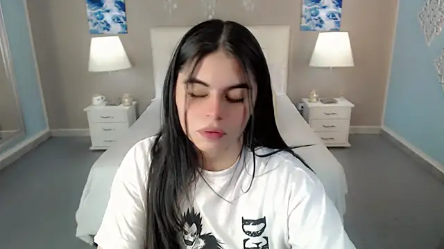 Snapshot of maddissonivanova chatting on October 2025 07:23:01 PM maddissonivanova online show from October 2025 07:23:01 PM