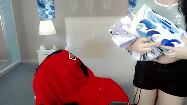 Snapshot of maddissonivanova chatting on October 2025 07:26:01 PM maddissonivanova online show from October 2025 07:26:01 PM