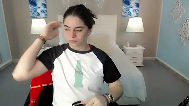 Snapshot of maddissonivanova chatting on October 2025 07:14:02 PM maddissonivanova online show from October 2025 07:14:02 PM