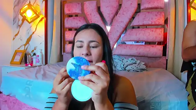 Snapshot of SamaelAndLilitt chatting on October 2025 09:40:01 AM SamaelAndLilitt online show from October 2025 09:40:01 AM