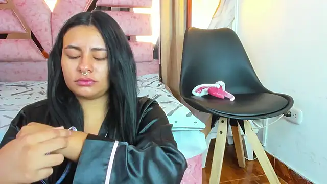 Snapshot of SamaelAndLilitt chatting on October 2025 12:17:01 PM SamaelAndLilitt online show from October 2025 12:17:01 PM