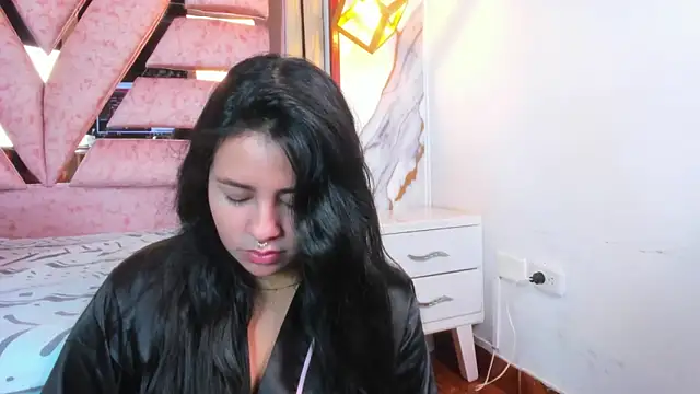 Snapshot of SamaelAndLilitt chatting on October 2025 09:32:01 AM SamaelAndLilitt online show from October 2025 09:32:01 AM