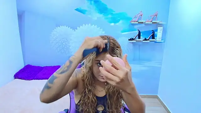 ESMERALDA-BLUE online show from September 2025 08:55:02 PM