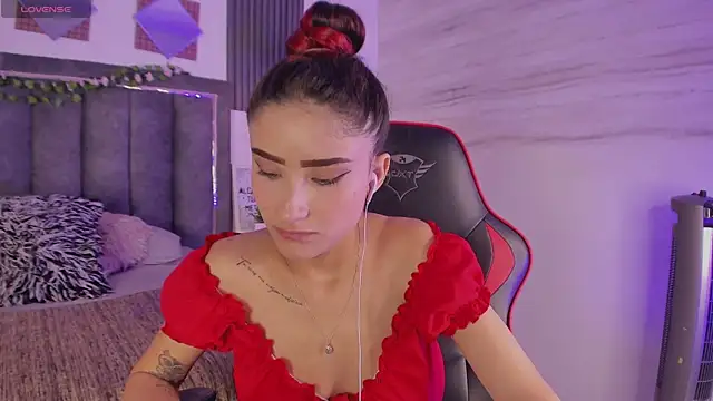 cristal baker25 online show from September 2025 01:14:02 PM