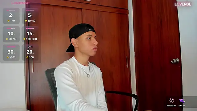 Snapshot of tristan_gold chatting on September 2025 02:32:01 PM tristan gold online show from September 2025 02:32:01 PM