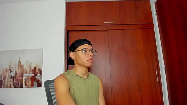 Snapshot of tristan_gold chatting on September 2025 12:32:01 PM tristan gold online show from September 2025 12:32:01 PM