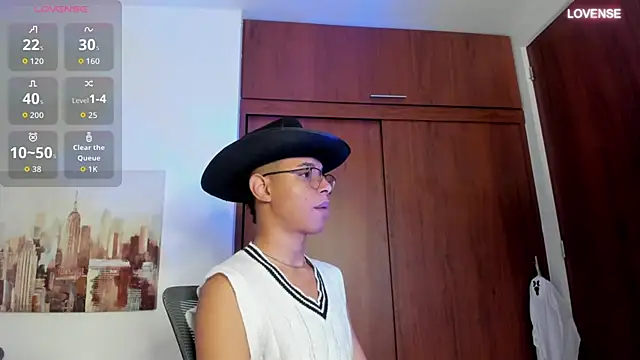 Snapshot of tristan_gold chatting on October 2025 10:45:01 AM tristan gold online show from October 2025 10:45:01 AM