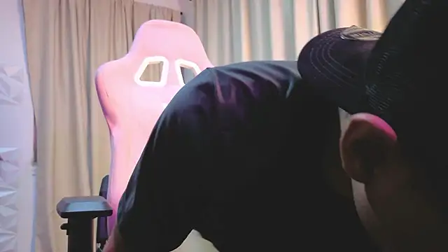 Snapshot of tristan_gold chatting on October 2025 06:10:01 AM tristan gold online show from October 2025 06:10:01 AM