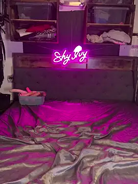 Snapshot of Shy_Ivy chatting on September 2025 09:37:01 PM Shy Ivy online show from September 2025 09:37:01 PM