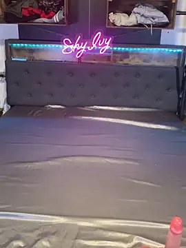 Snapshot of Shy_Ivy chatting on October 2025 08:50:01 PM Shy Ivy online show from October 2025 08:50:01 PM