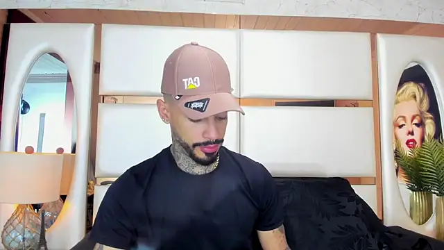 VinzenzRizzo online show from October 2025 04:18:01 PM