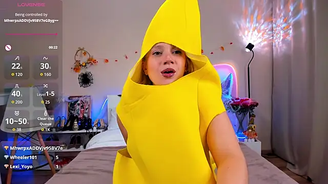 Snapshot of EmiSoul chatting on November 2025 06:32:01 PM EmiSoul online show from November 2025 06:32:01 PM