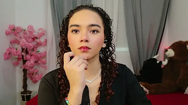 Snapshot of Taylor_Tina chatting on October 2025 03:31:01 PM Taylor Tina online show from October 2025 03:31:01 PM