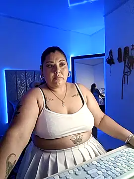 Snapshot of AndreaKinky chatting on October 2025 08:15:02 AM AndreaKinky online show from October 2025 08:15:02 AM