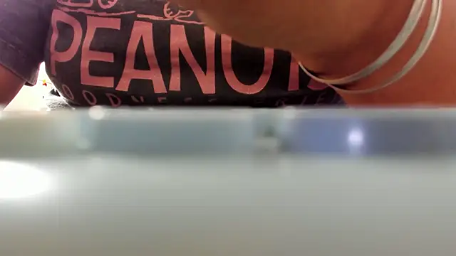 Snapshot of AndreaKinky chatting on October 2025 08:33:02 PM AndreaKinky online show from October 2025 08:33:02 PM