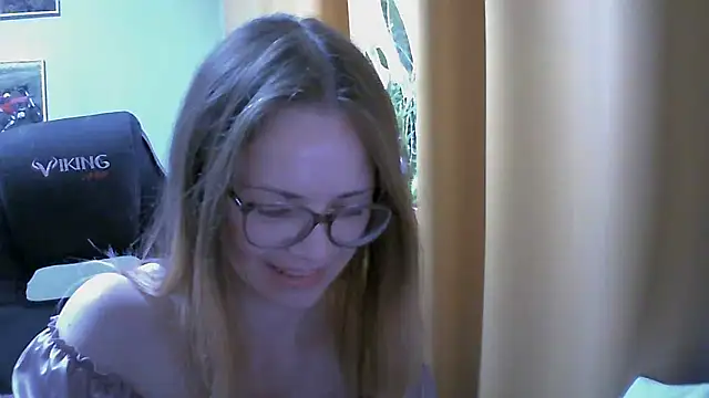 Snapshot of SEA_Dream chatting on October 2025 04:52:01 AM SEA Dream online show from October 2025 04:52:01 AM