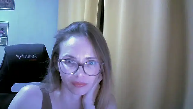 Snapshot of SEA_Dream chatting on October 2025 05:44:02 PM SEA Dream online show from October 2025 05:44:02 PM