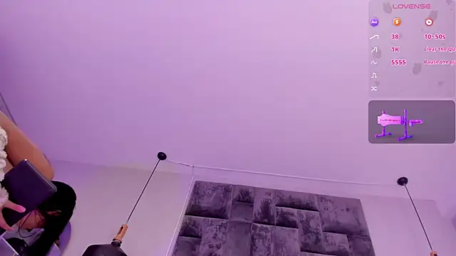 Crystal Young online show from October 2025 03:13:01 PM