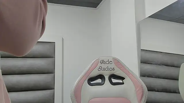 Andrea brunnette online show from October 2025 12:58:01 PM