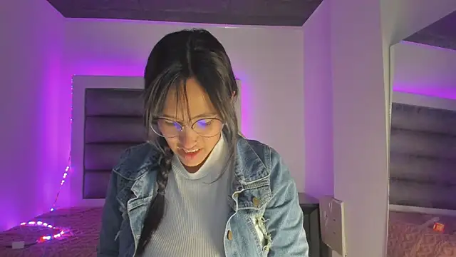 Andrea brunnette online show from October 2025 12:39:02 PM