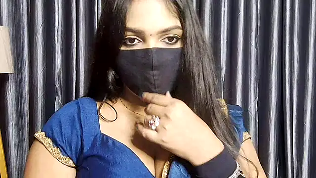 Webrowncouple online show from October 2025 04:28:01 PM