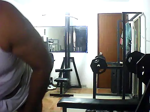 Snapshot of sexigym35 chatting on October 2025 09:21:02 PM sexigym35 online show from October 2025 09:21:02 PM