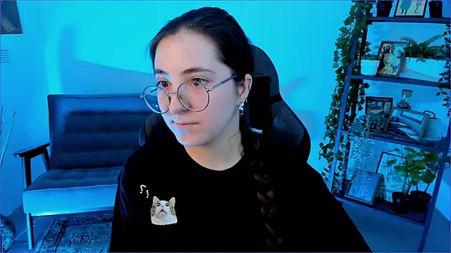 Snapshot of VirtuallVoyant chatting on October 2025 07:15:01 AM VirtuallVoyant online show from October 2025 07:15:01 AM