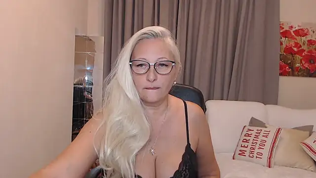 Snapshot of ValeriaSharm chatting on October 2025 11:41:02 AM ValeriaSharm online show from October 2025 11:41:02 AM