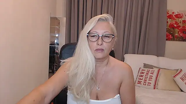 Snapshot of ValeriaSharm chatting on October 2025 10:25:01 AM ValeriaSharm online show from October 2025 10:25:01 AM