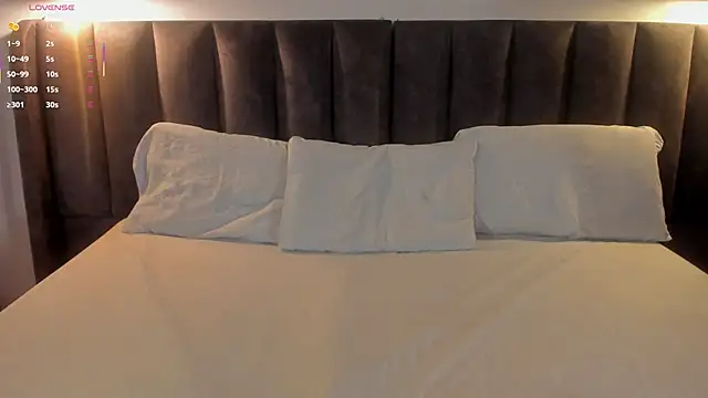 Sophie Smith19  online show from November 2025 02:29:01 PM