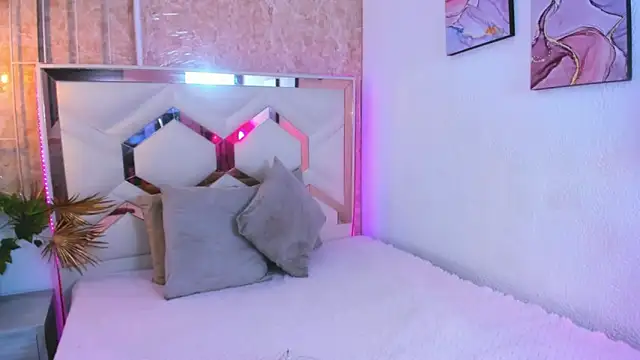 Snapshot of Venuss1_ chatting on September 2025 04:28:01 AM Venuss1 online show from September 2025 04:28:01 AM