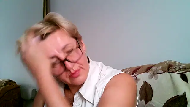 Snapshot of Dana4921 chatting on September 2025 03:57:01 PM Dana4921 online show from September 2025 03:57:01 PM