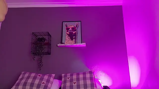 Snapshot of Taylorsmitth_ chatting on November 2025 12:05:01 PM Taylorsmitth online show from November 2025 12:05:01 PM